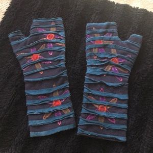 Fingerless gloves